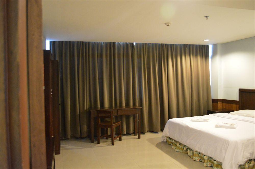 Alu Hotel Davao City Esterno foto