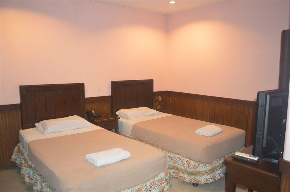 Alu Hotel Davao City Esterno foto