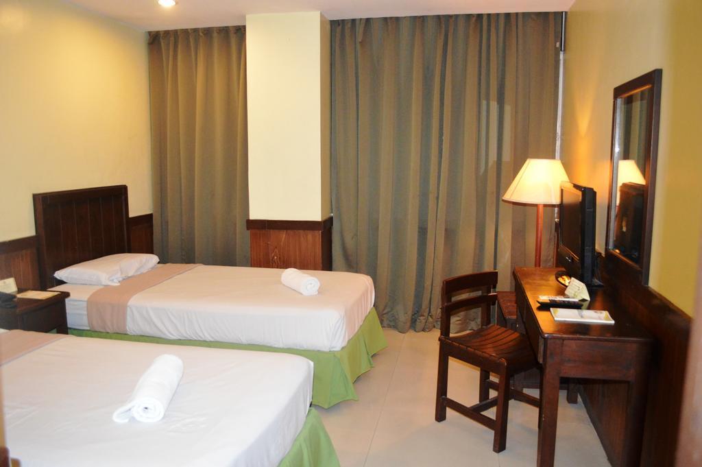 Alu Hotel Davao City Esterno foto