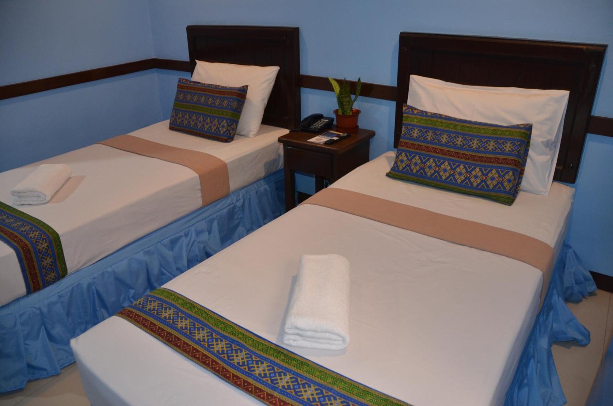 Alu Hotel Davao City Esterno foto