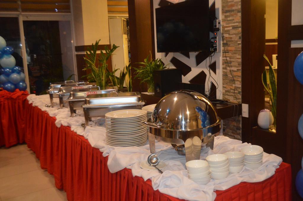 Alu Hotel Davao City Esterno foto