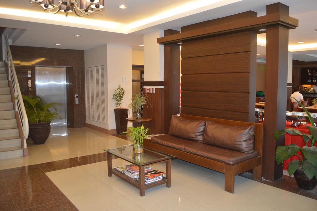 Alu Hotel Davao City Esterno foto