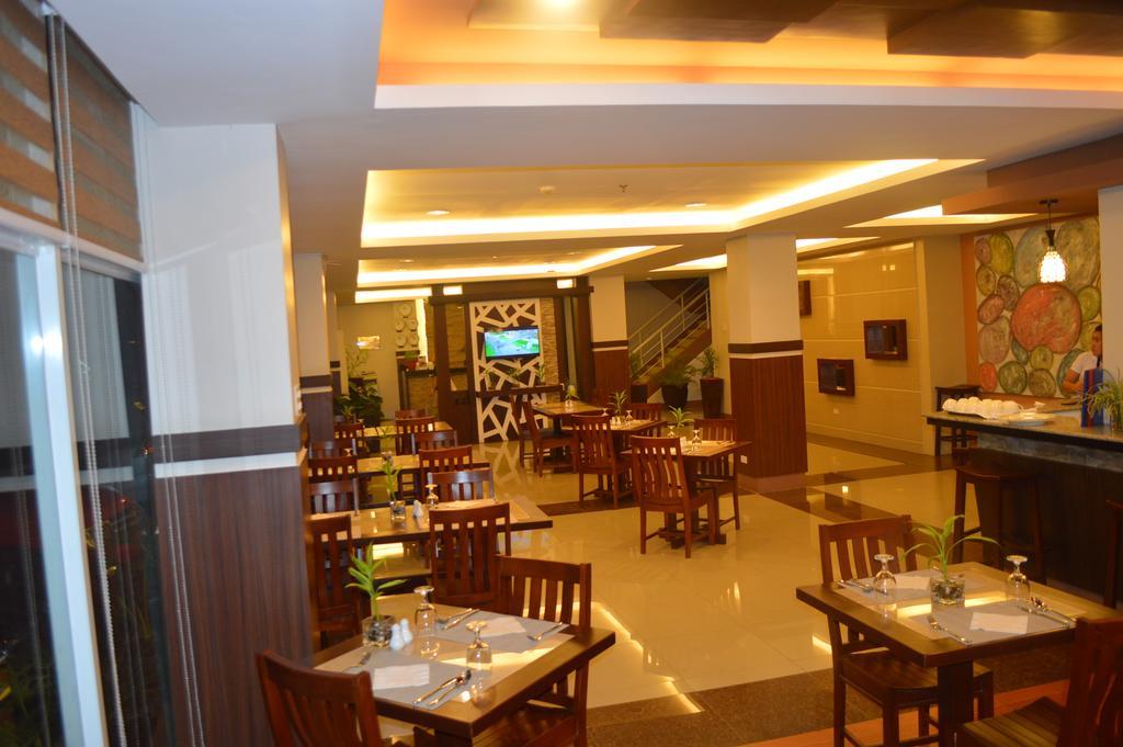 Alu Hotel Davao City Esterno foto