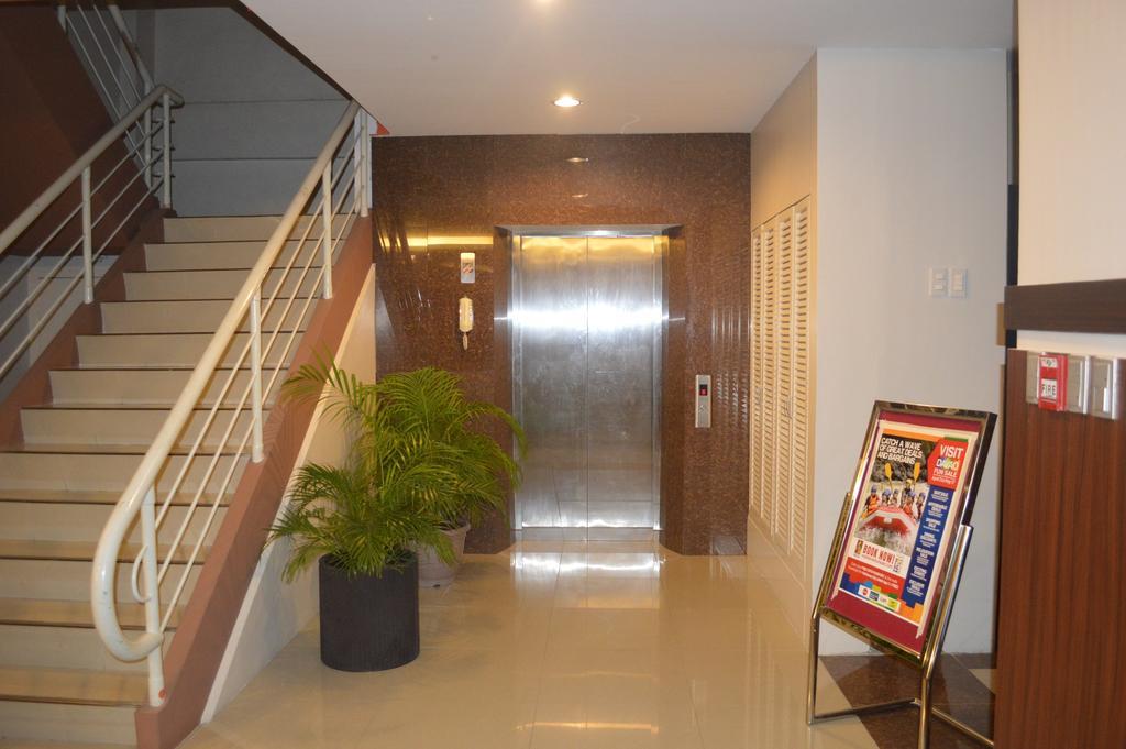 Alu Hotel Davao City Esterno foto