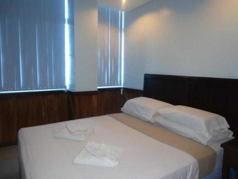 Alu Hotel Davao City Esterno foto