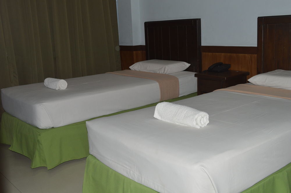 Alu Hotel Davao City Esterno foto