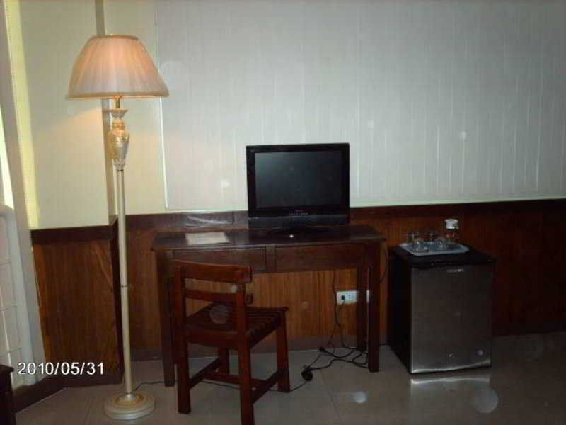Alu Hotel Davao City Esterno foto