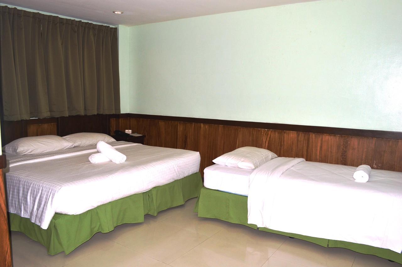 Alu Hotel Davao City Esterno foto