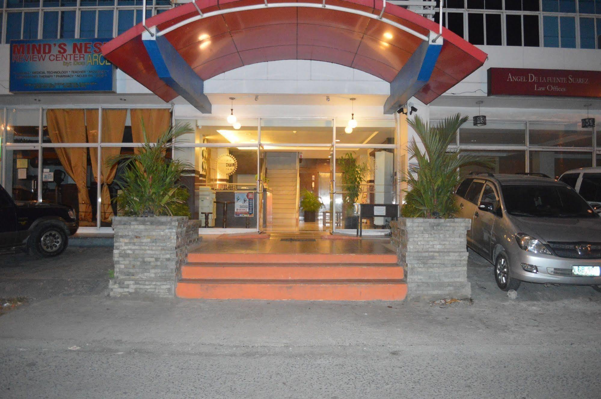 Alu Hotel Davao City Esterno foto