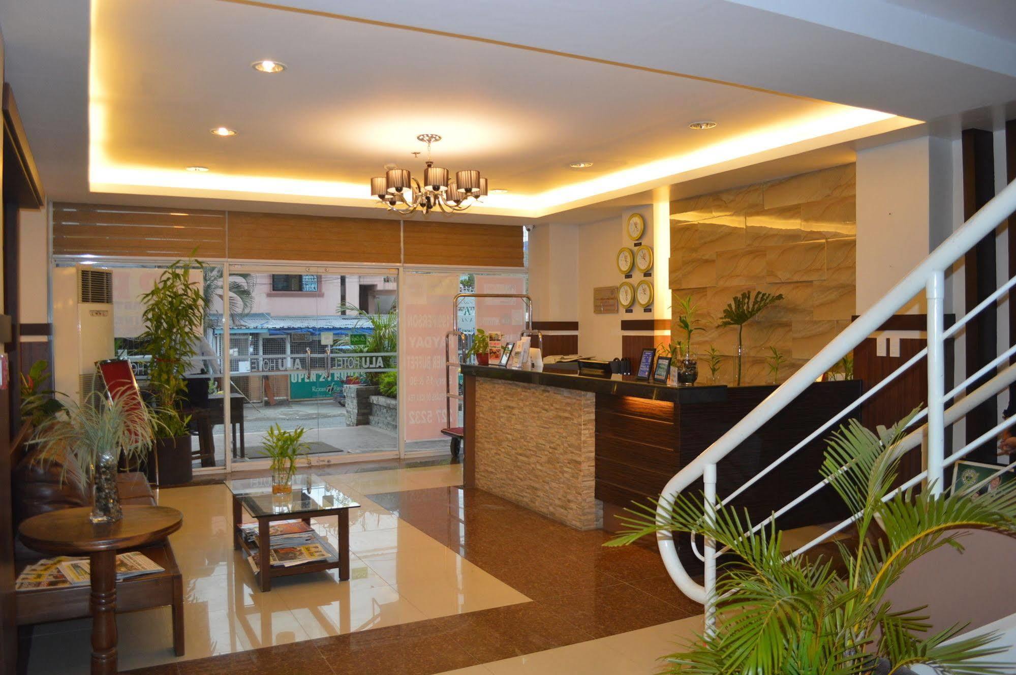 Alu Hotel Davao City Esterno foto