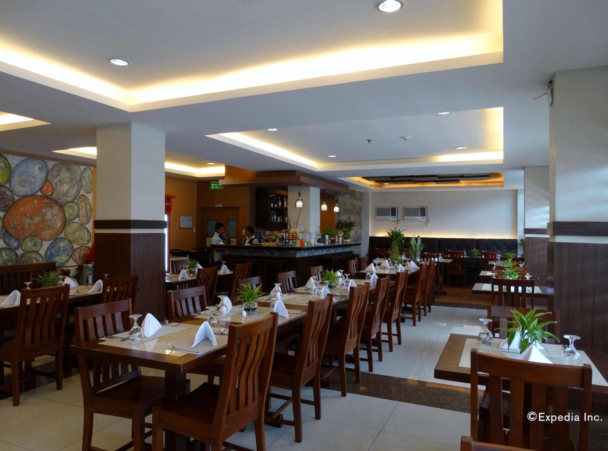 Alu Hotel Davao City Esterno foto