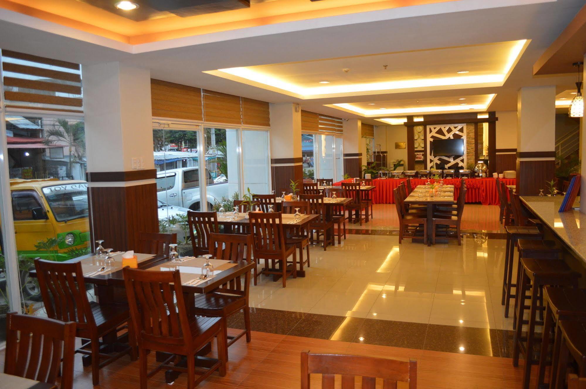 Alu Hotel Davao City Esterno foto