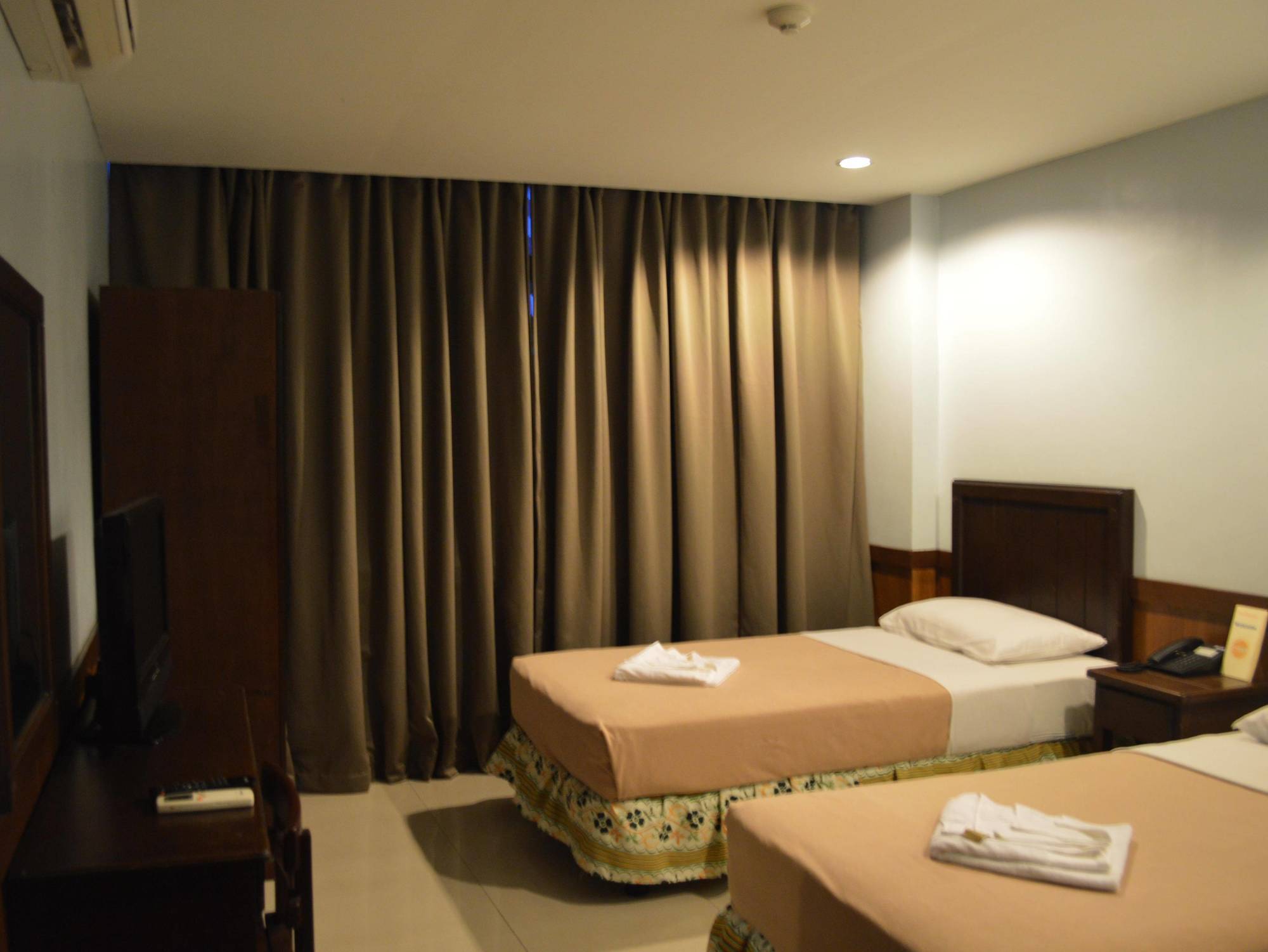 Alu Hotel Davao City Esterno foto