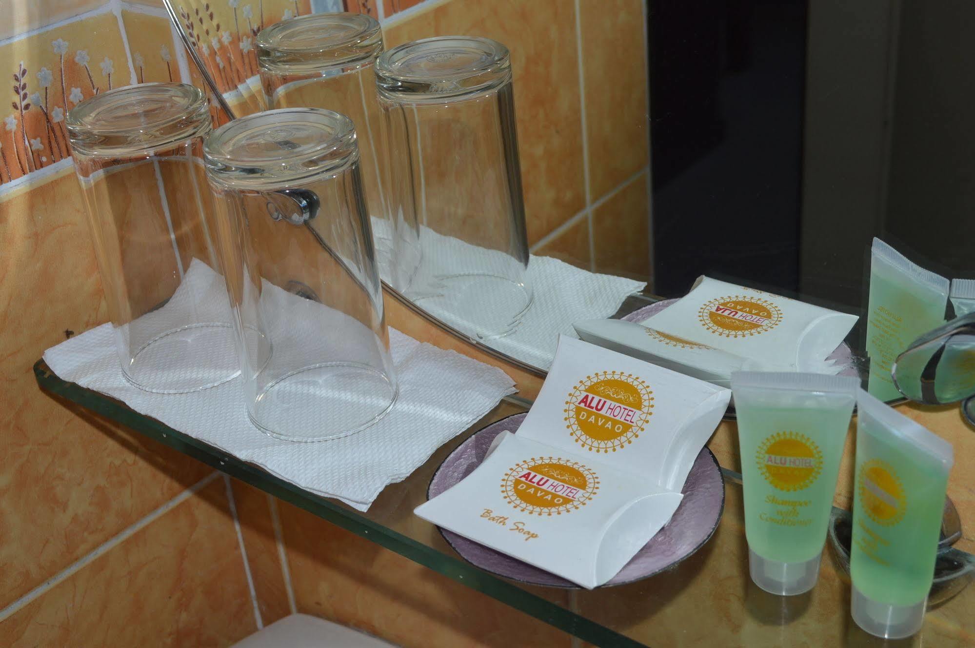 Alu Hotel Davao City Esterno foto